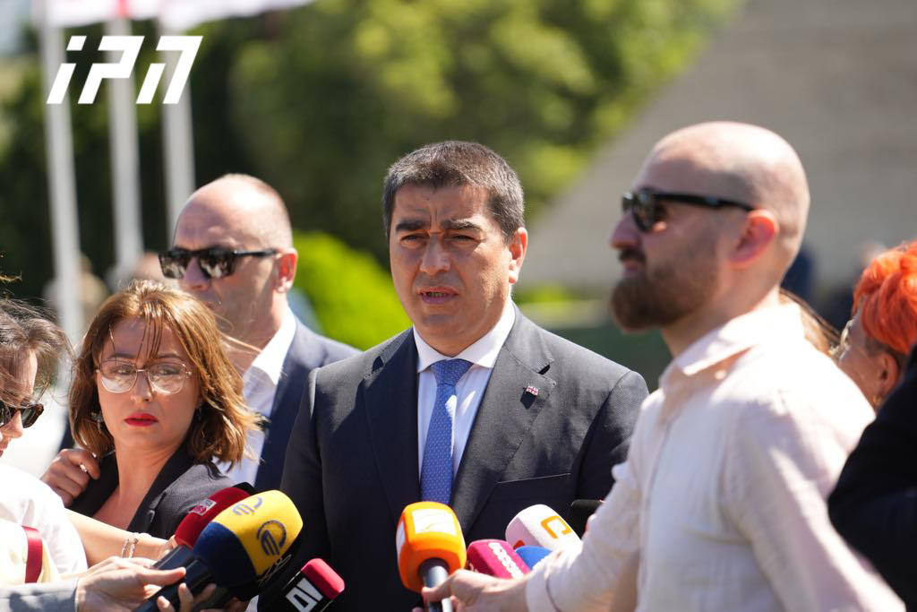 შალვა პაპუაშვილი - დღეს ჩვენ ყველა ვიხსენებთ აგვისტოს ომში დაღუპულ სამხედროებს და სამოქალაქო პირებს, არ უნდა დაგვავიწყდეს მშვიდობის სიმყიფე და პასუხისმგებლობა, რომელიც პოლიტიკურ ხელმძღვანელობას აქვს, რომ ქვეყანაში ომი არ დაუშვას