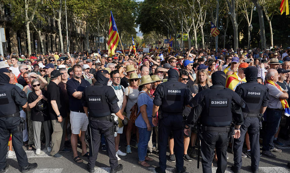 BBC - კატალონიის ყოფილი ლიდერის, კარლეს პუჩდემონის დაკავების მიზნით პოლიციამ „ოპერაცია გალია“ დაიწყო