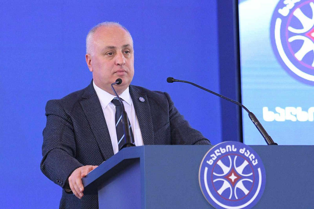 დიმიტრი ხუნდაძე - ყოფილ და დღევანდელ ხელისუფლებას შორის განსხვავება ის არის, რომ 2008 წლის აგვისტოში „ნაცმოძრაობა" საკუთარ ჯარს ზურგს უკან დაუდგა - ჩვენ კი, როცა საჭირო გახდა დავდექით ჯარის წინ და არა მის უკან