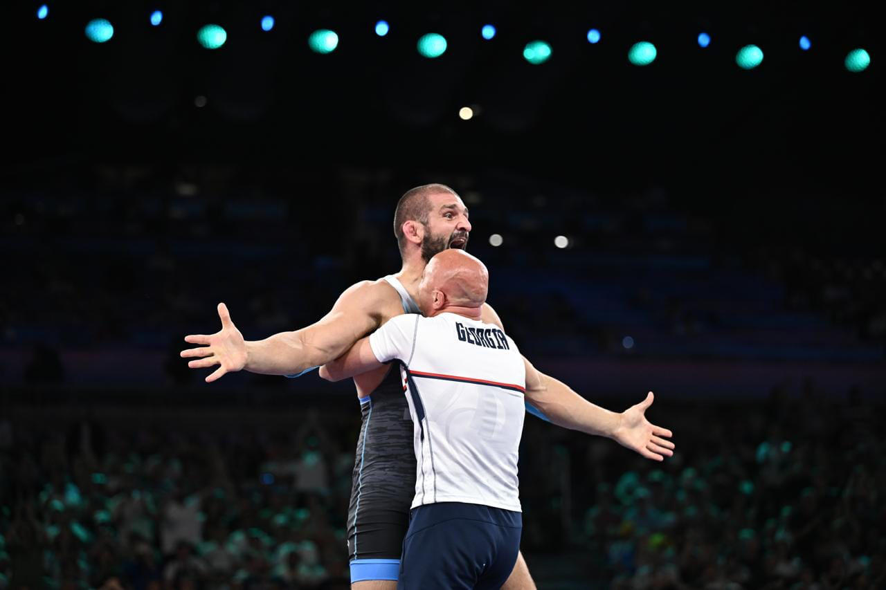 გენო პეტრიაშვილი - დავბრუნდი,  თან მაგრად დავბრუნდი!