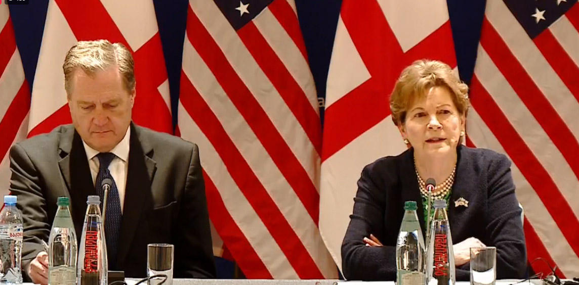 ჯინ შაჰინი - ვისაუბრეთ საკითხზე, რომელიც პრემიერისა და სხვა სამთავრობო ოფიციალური პირების მიერ წამოიწია, რომ აშშ-ს სურდა საქართველოში გადატრიალების მოწყობა, რაც აბსოლუტურად მცდარია - სამწუხაროა, რომ ეს ხაზი გარკვეულ პაუზას იწვევს ურთიერთობებში