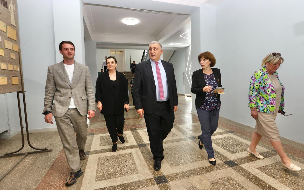 მიხეილ სარჯველაძე გიორგი ელიავას სახელობის ფაგოთერაპიის ცენტრს ესტუმრა