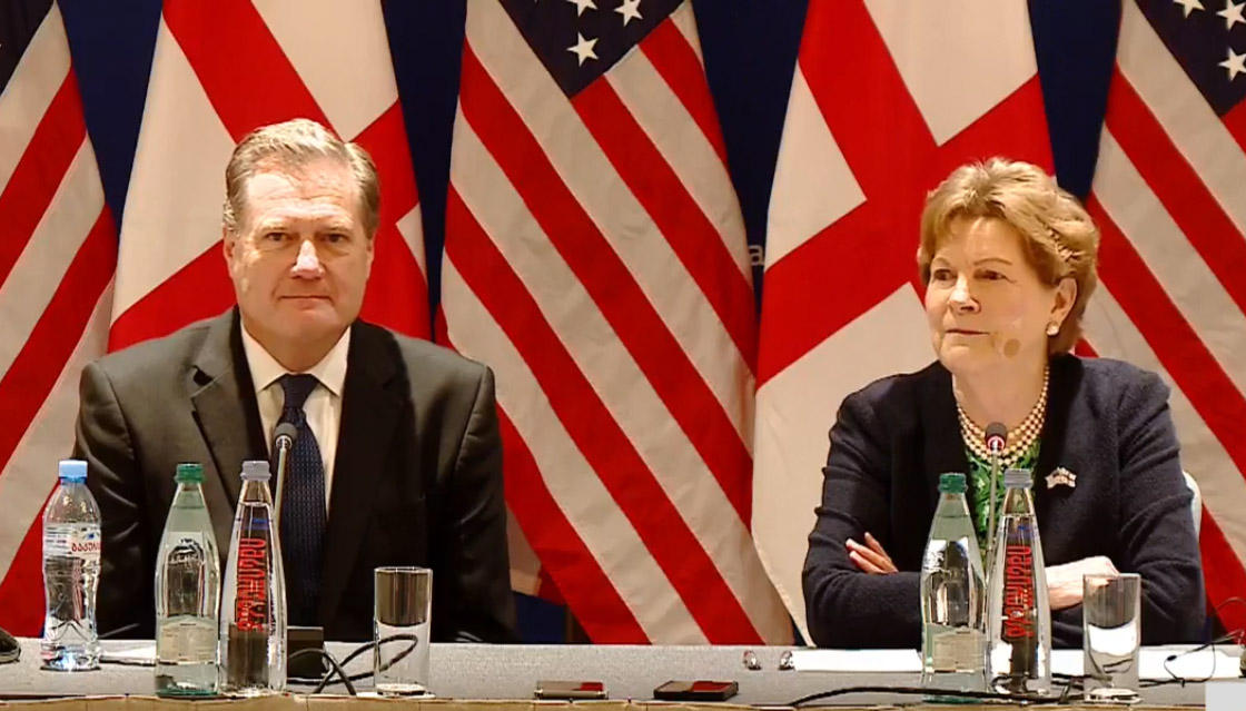 მაიკ ტერნერი - გვაღელვებს ურთიერთობა ამერიკასა და საქართველოს შორის, ამისთვის ვართ აქ - იმედგაცრუებას იწვევს ამჟამინდელი ურთიერთობა ამერიკასა და საქართველოს შორის და ველით იმ დროს, როდესაც ეს გაუმჯობესდება