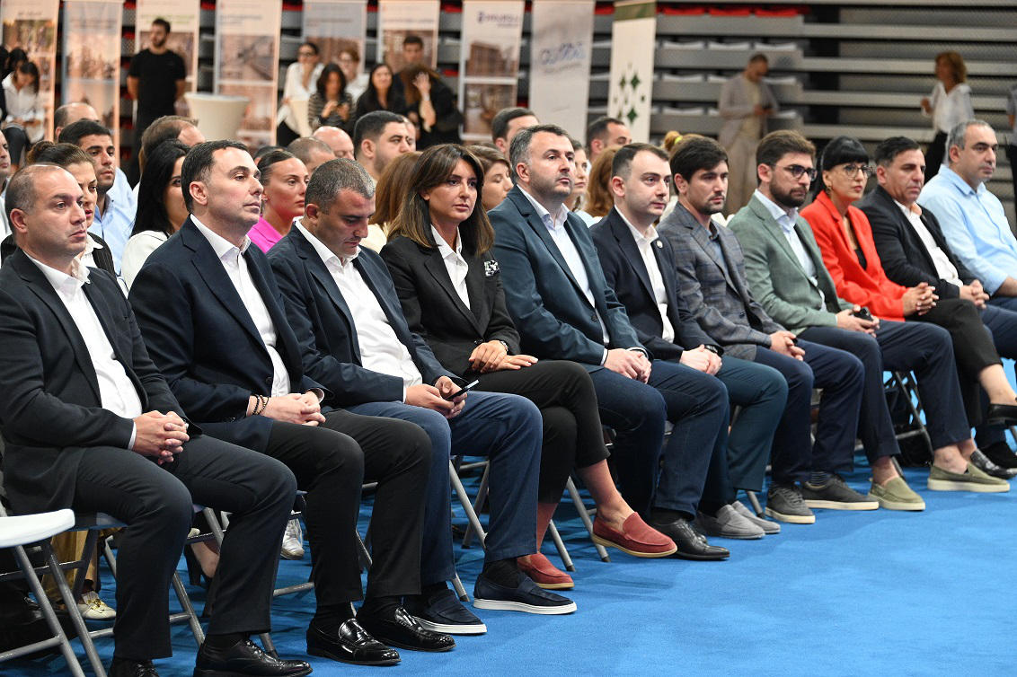 პარლამენტის წევრებმა ადგილობრივი თვითმმართველობის ახალგაზრდული ფორუმის გახსნის ცერემონიაში  მიიღეს მონაწილეობა