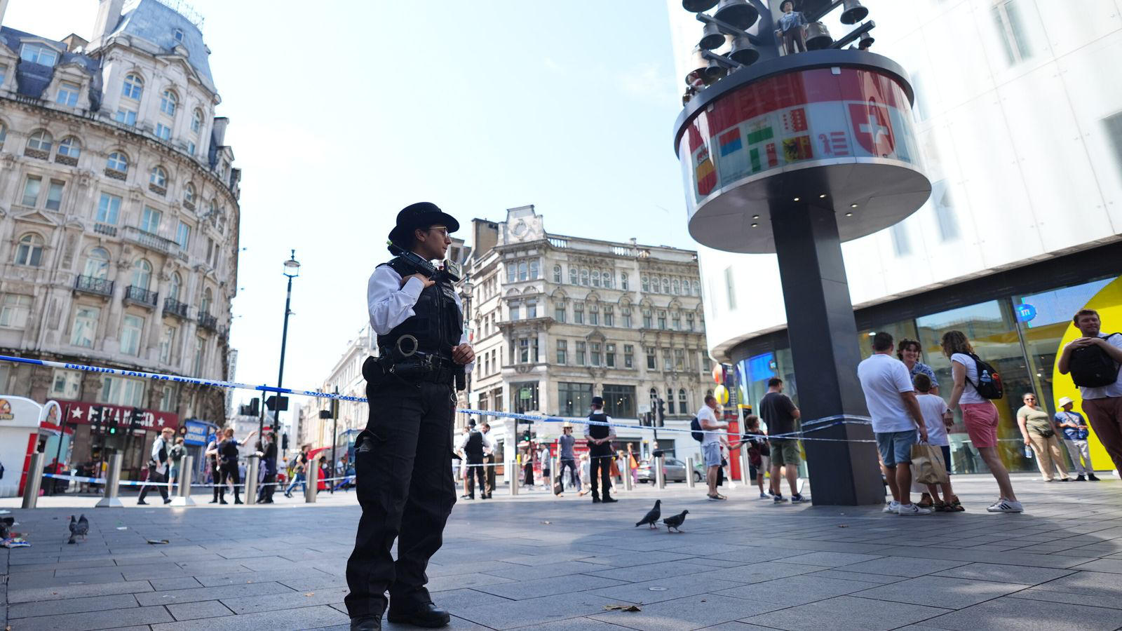 ლონდონში დანით შეიარაღებულმა პირმა ქალი და ბავშვი დაჭრა