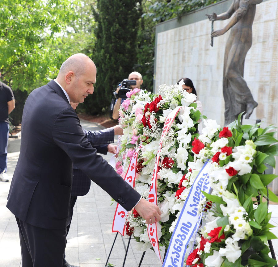 რუსლან აბაშიძემ საქართველოს ერთიანობისთვის ბრძოლაში დაღუპულთა ხსოვნას პატივი მიაგო