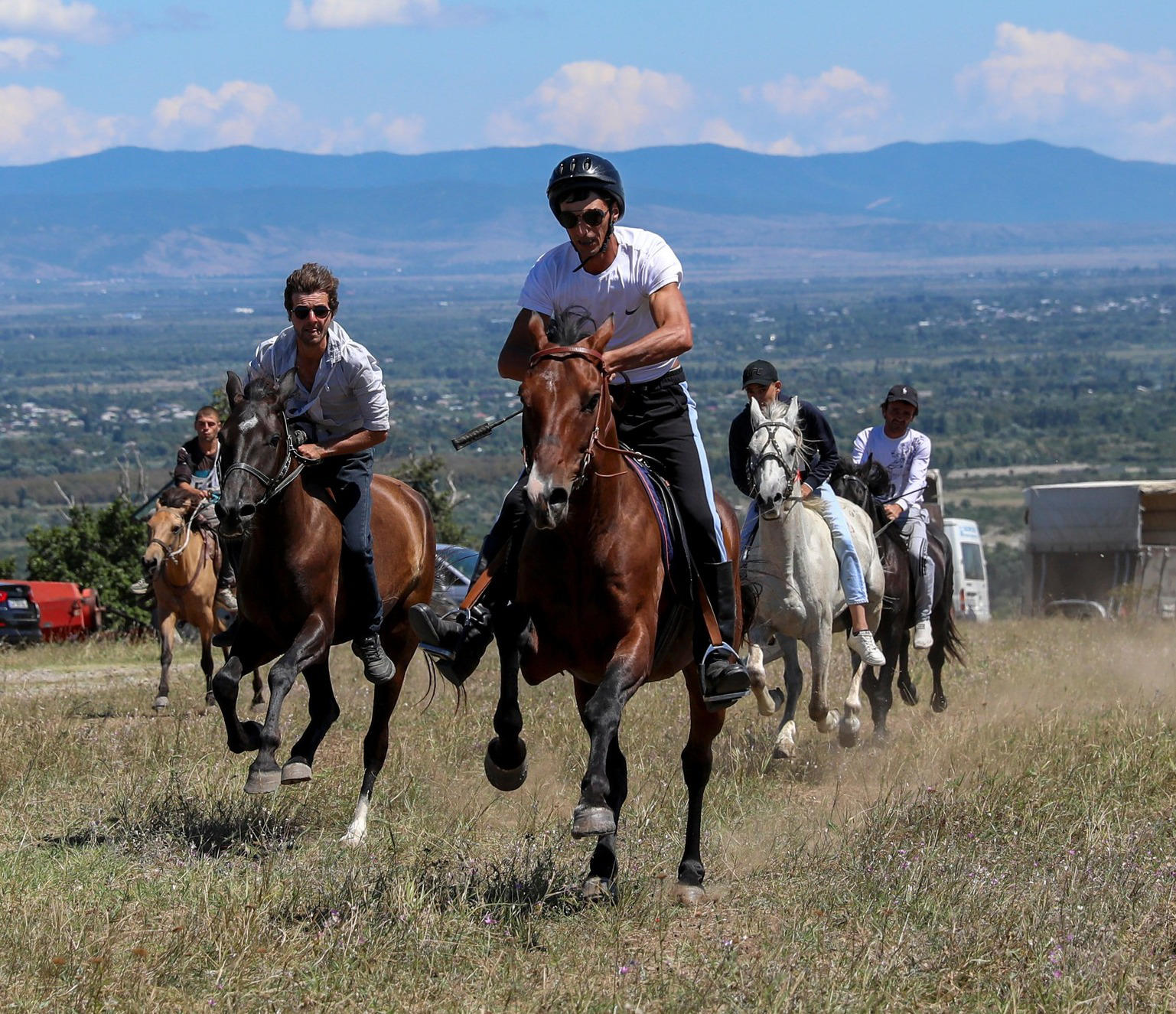 გორის მუნიციპალიტეტში, სოფელ არაშენდას მთაზე დოღი გაიმართა