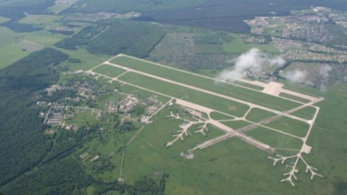 უკრაინის გენშტაბი რუსეთის ოთხ აეროდრომზე თავდასხმას ადასტურებს