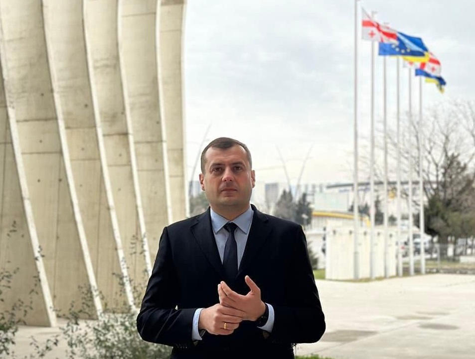 თემურ ცამციშვილი - ხელისუფლების უყურადღებობისა და არაკომპეტენტურობის ბრალია, რომ ბავშვები თერჯოლის 1-ელ საჯარო სკოლაში ვერ სწავლობენ, სკოლა კიდევ ერთ წელს იქნება დარჩენილი უფუნქციოდ - ეს სტაგნაცია 26 ოქტომბერს უნდა დავასრულოთ