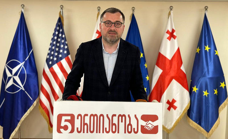 გია ჯაფარიძე - საქართველოსთვის შეიძინეს უმაღლესი ტექნოლოგიის აპარატურა, რომელიც რუსეთ-საქართველოს საზღვარზე მსუბუქი მანქანების შემოწმებას ახდენს - ეს უნდა დამონტაჟდეს ამერიკული კომპანიის მიერ, თუმცა „ოცნების” ანტიევროპული პოლიტიკის გამო ეს დახმარებაც შეჩერებულია