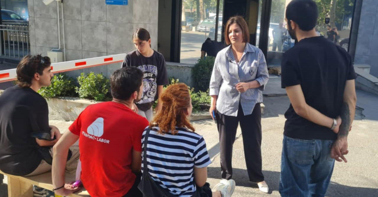 ანა ნაცვლიშვილი „ევოლუშენ ჯორჯიას“ მოშიმშილე თანამშრომლებს შეხვდა