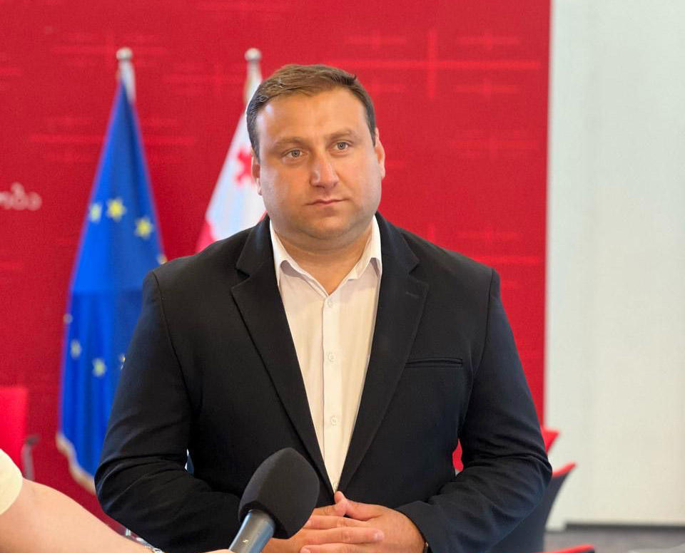 ლაშა ფარულავა - ივანიშვილის კრიმინალური ბანდა დასავლეთს ლანძღავს და მეორე მხრივ, საფრანგეთის სახელმწიფოსთან კონკრეტულ პროექტზე ხელშეკრულებას აფორმებს