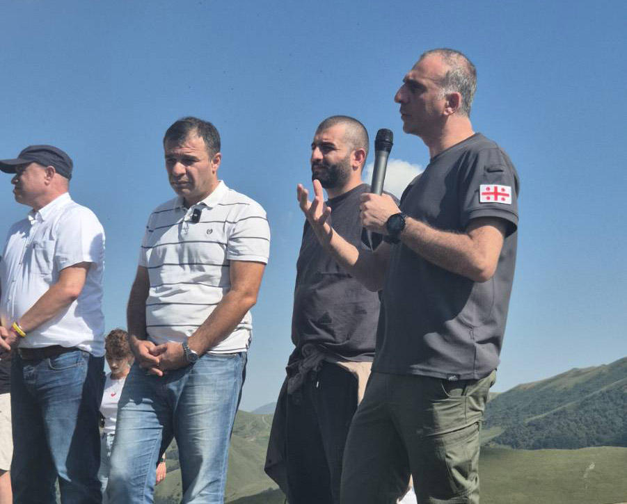 „ძლიერი საქართველოს“ ლიდერები ბაკურიანში ახალგაზრდებს შეხვდნენ