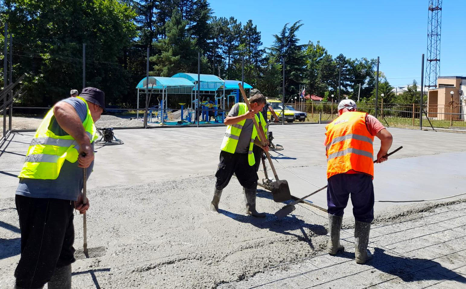 გორის მუნიციპალიტეტის სოფელ ტყვიავში სპორტული მოედნის რეაბილიტაცია მიმდინარეობს