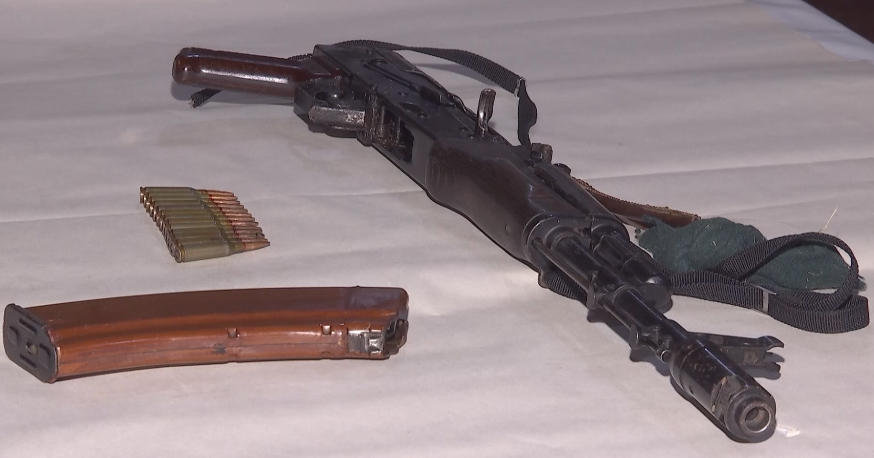 პოლიციამ თბილისსა და რეგიონებში უკანონო ცეცხლსასროლი იარაღი და საბრძოლო მასალა ამოიღო - დაკავებულია 8 პირი