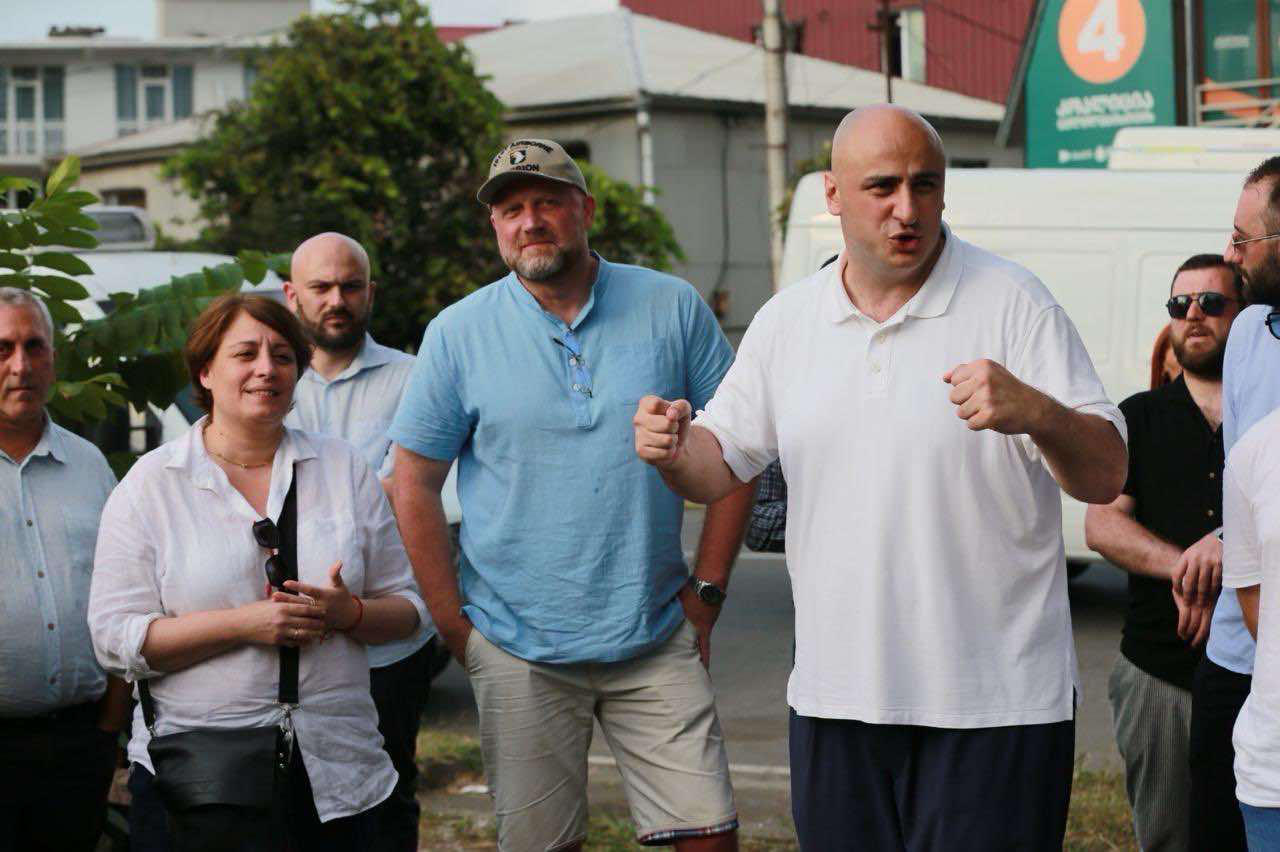 პოლიტიკურმა გაერთიანება „კოალიცია ცვლილებისთვის - გვარამია, მელია, გირჩი, დროამ“ ქობულეთის ოფისი გახსნა