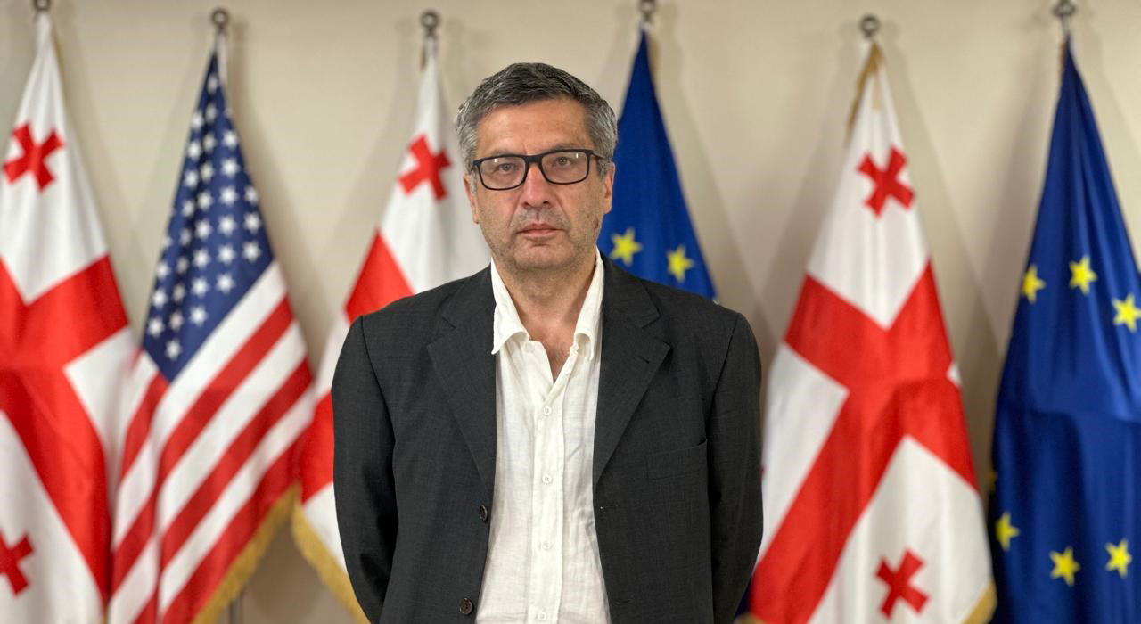 ლაშა ბაქრაძე - ბოდიშს ვიხდი - არასწორი სიტყვა გამოვიყენე და, როგორც ჩანს, უკეთ უნდა ამეხსნა კონტექსტი