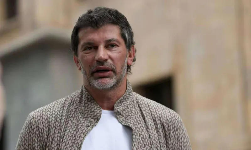 კახა კალაძე - ნამდვილად სამარცხვინოა ის ფაქტი, რომ მაგალითად, გიგაური საქართველოს მომავალსა და დემოკრატიაზე ისაუბრებს - გიგაური არის არასამთავრობო ორგანიზაციის წარმომადგენელი, მაგრამ რეალობაში ჩვეულებრივი პოლიტიკოსია