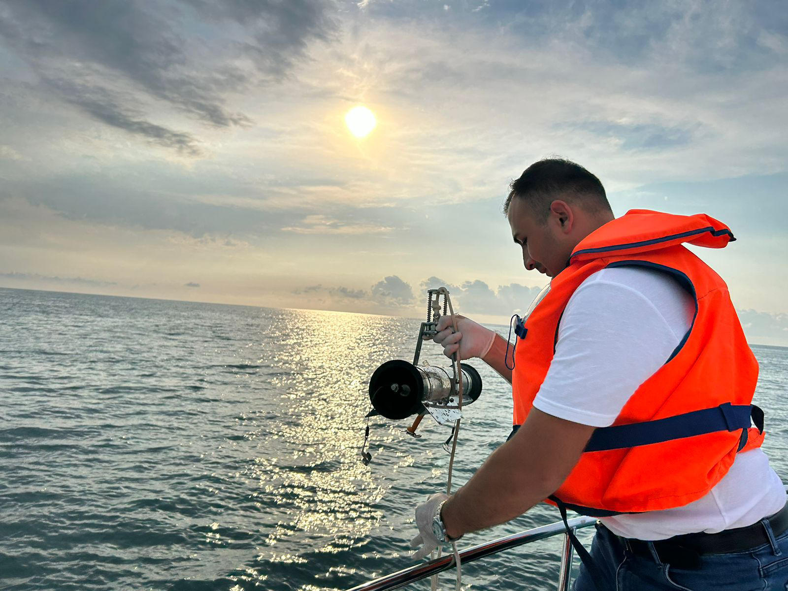 გარემოს ეროვნული სააგენტო - კვლევების მიხედვით, შავი ზღვის წყლის ხარისხი სანაპიროს მთელ პერიმეტრზე ნორმის ფარგლებშია