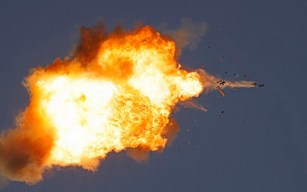 ისრაელი აცხადებს, რომ „ჰეზბოლამ“ თავდასხმისას 210 რაკეტა და 20 დრონი გაუშვა