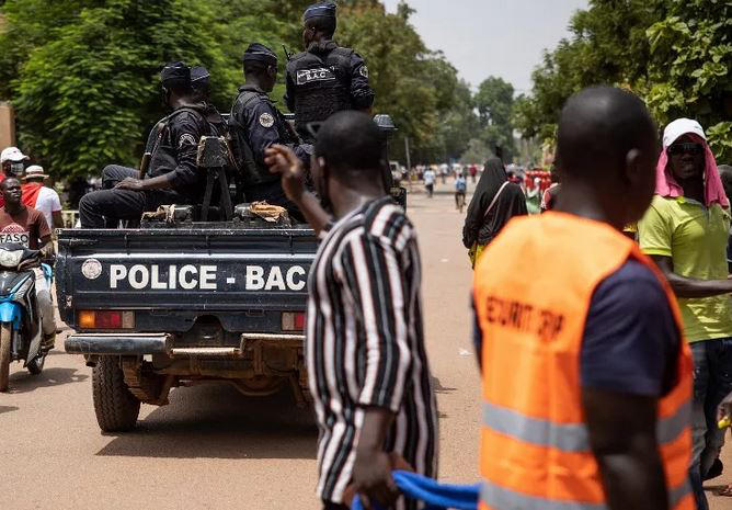 ბურკინა-ფასოში ჯიჰადისტების თავდასხმის შედეგად, 100 ადამიანი დაიღუპა