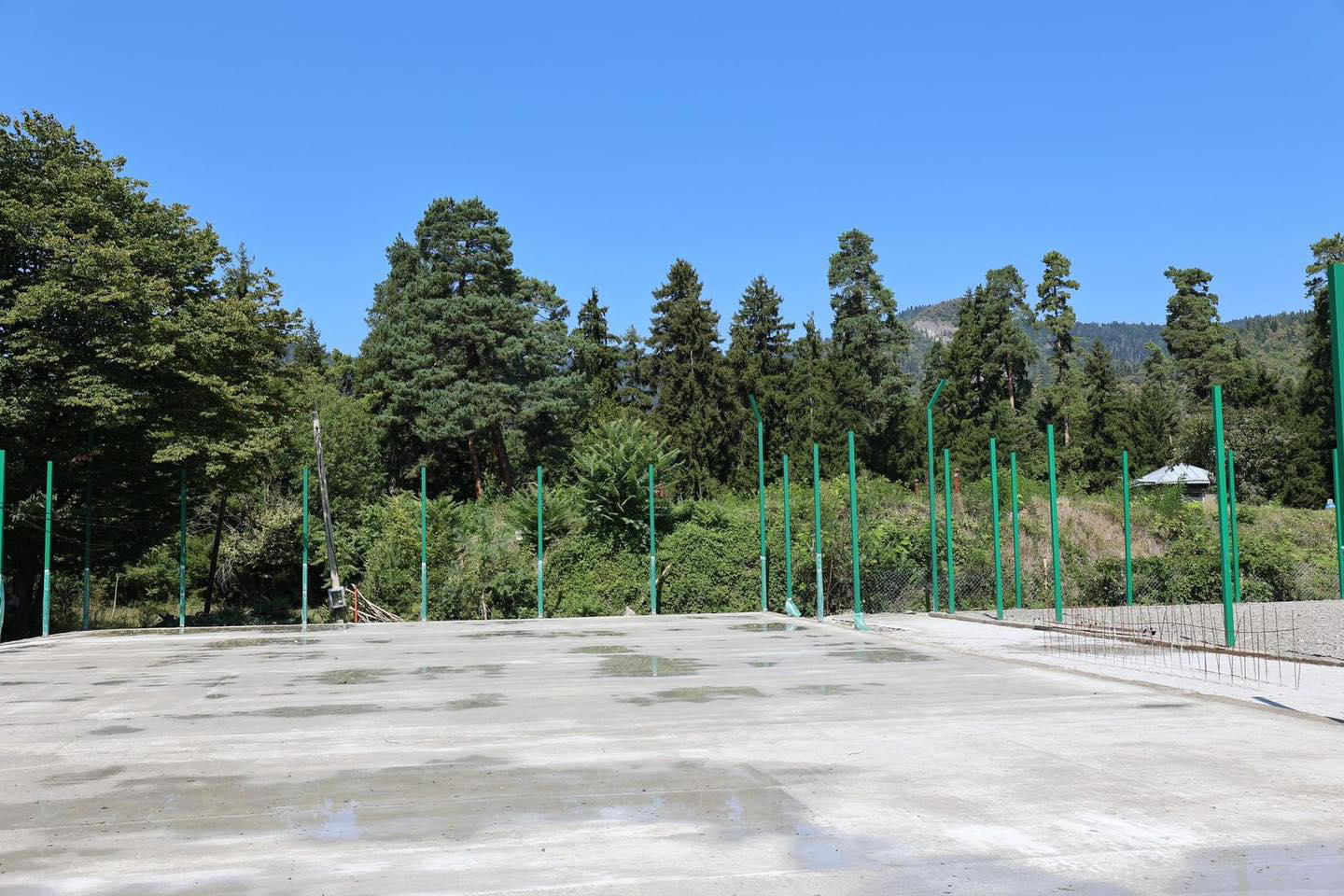 ბორჯომის მერია - ე.წ. პლატოზე ფეხბურთის მოედანი და ჩოგბურთის კორტების მოწყობა აქტიურ ფაზაშია