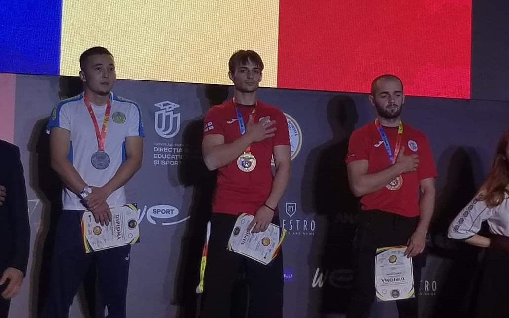 მოლდოვას რესპუბლიკის ქალაქ  კიშინეუში გამართულ მსოფლიო ჩემპიონატზე „ხობის მუნიციპალიტეტის სპორტის ცენტრის“ მკლავჭიდელებმა წარმატებით იასპარეზეს და სხვადასხვა სინჯის შვიდი მედალი მოიპოვეს