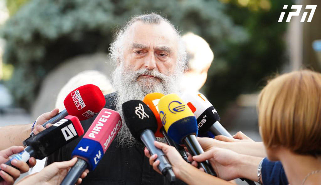 მეუფე ნიკოლოზი - ვინც არ უნდა დამალოს და შეფუთოს, წინასაარჩევნო შემოთავაზებაა, ორი აზრი არ არის - მოსყიდვის არა, ცოტა კეთილად რომ ვილაპარაკოთ, ეს არის მათი წინასაარჩევნო პროგრამა