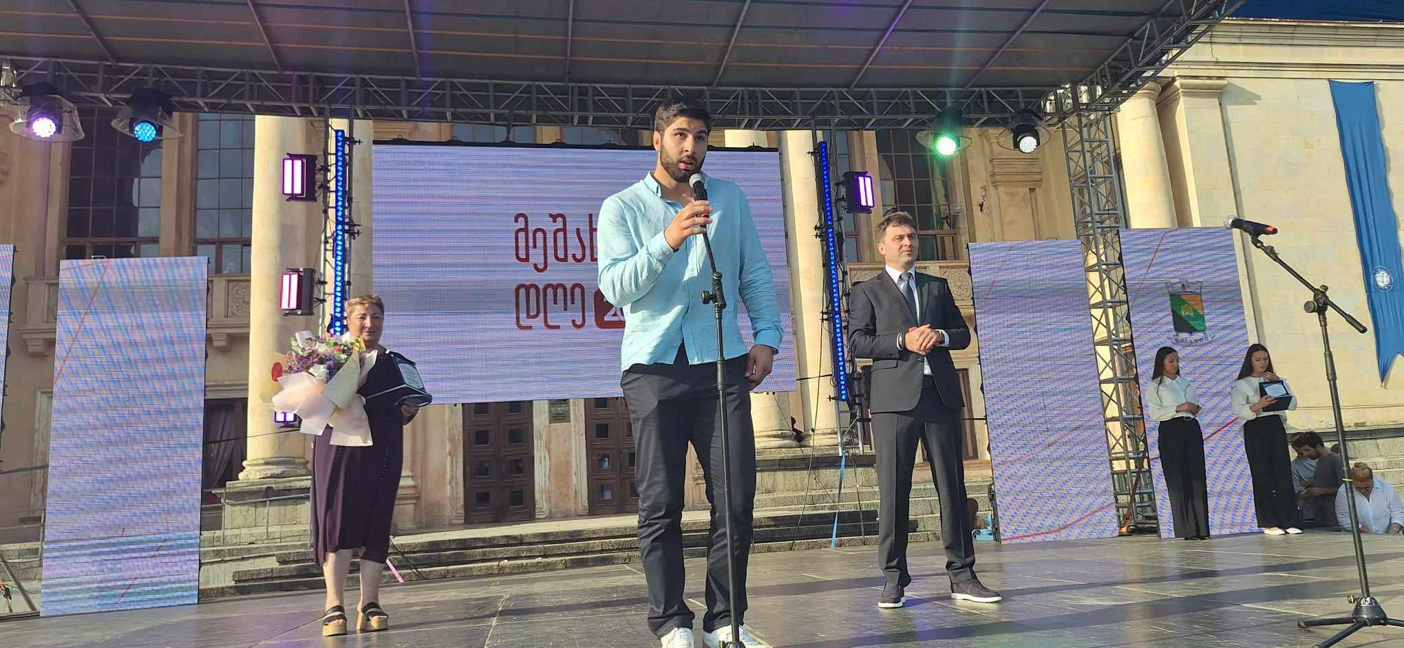 ოლიმპიური ვიცე-ჩემპიონის ილია სულამანიძის დედას საპატიო ტყიბულელის წოდება მიენიჭა