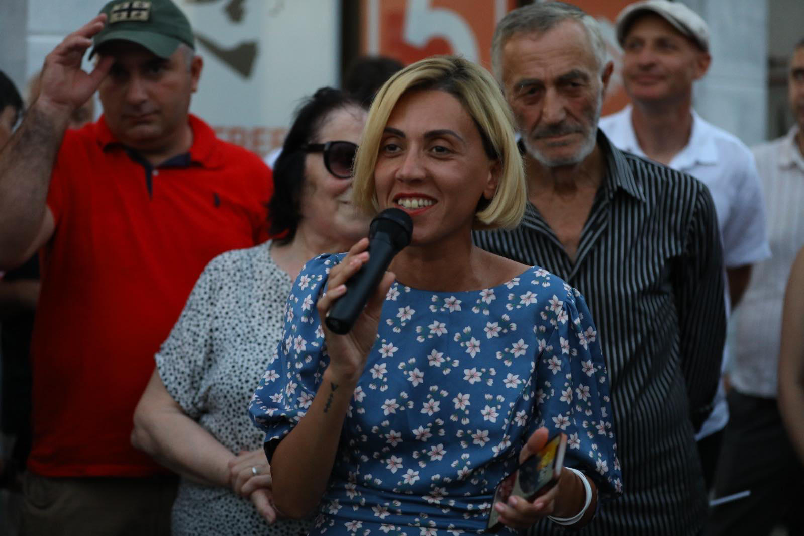 ანა წითლიძე - საარჩევნო ველი ზუგდიდში, ზოგადად, სამეგრელოში არის ისეთი, როგორიც არ ყოფილა არასდროს: ის ადამიანებიც კი, რომლებიც აქ, ბოლო არჩევნებზე მხარს უჭერდნენ „ქართულ ოცნებას", არიან რადიკალურად შეცვლილები