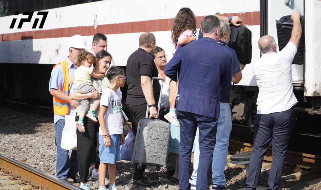 სარკინიგზო შემთხვევის შედეგად დაზიანებული მატარებლიდან მგზავრები სხვა მატარებელში გადაიყვანეს