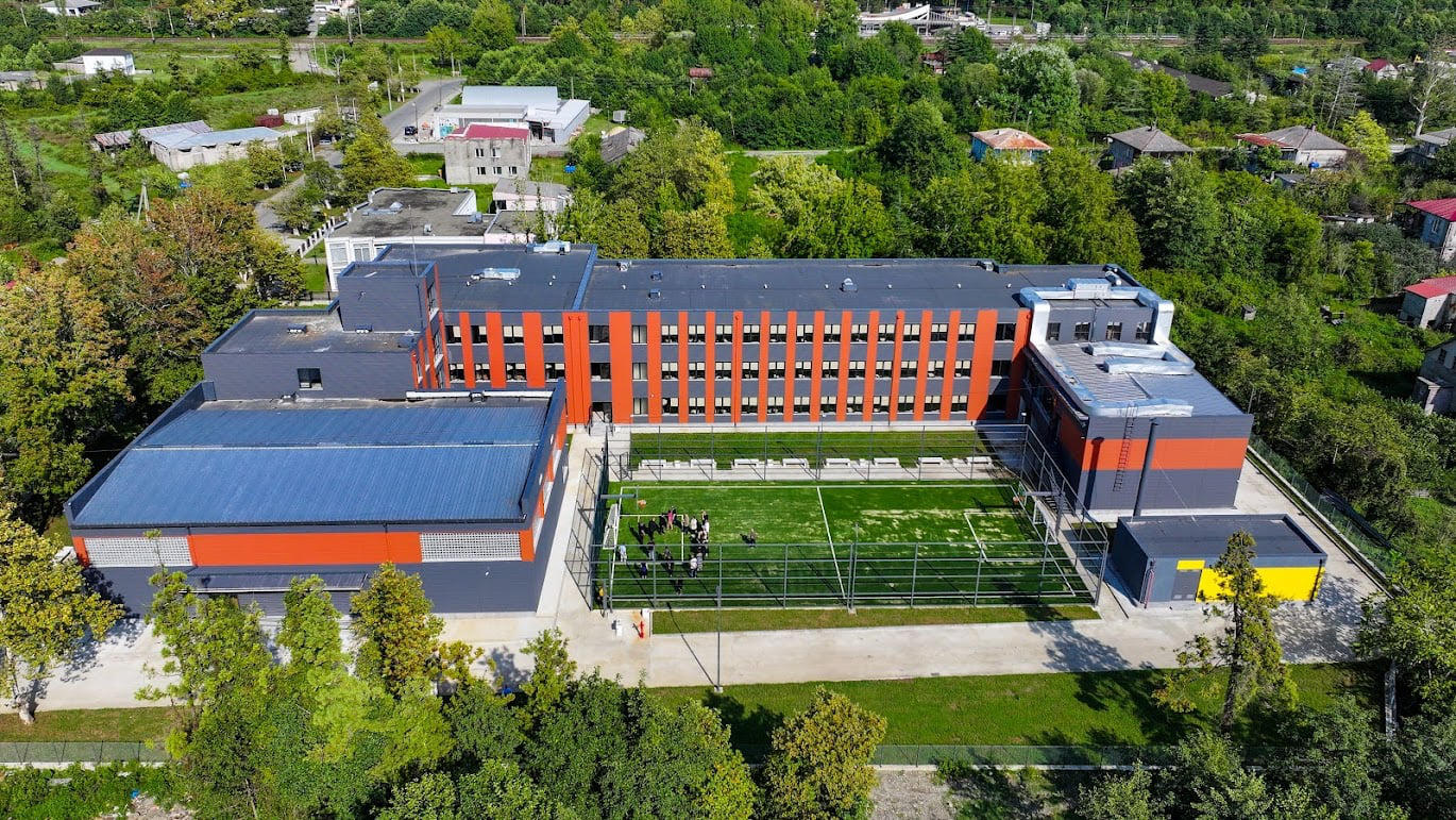 ირაკლი ქარსელაძე - დაბა ურეკში 450 მოსწავლეზე გათვლილი საჯარო სკოლა აშენდა