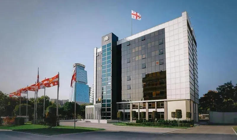 საია - საგანგაშოა თავდაცვის სამინისტროში დაწყებული რეორგანიზაციის პროცესი - ამ დროისთვის აღნიშნული სამინისტროდან 150-მდე პირია გათავისუფლებული