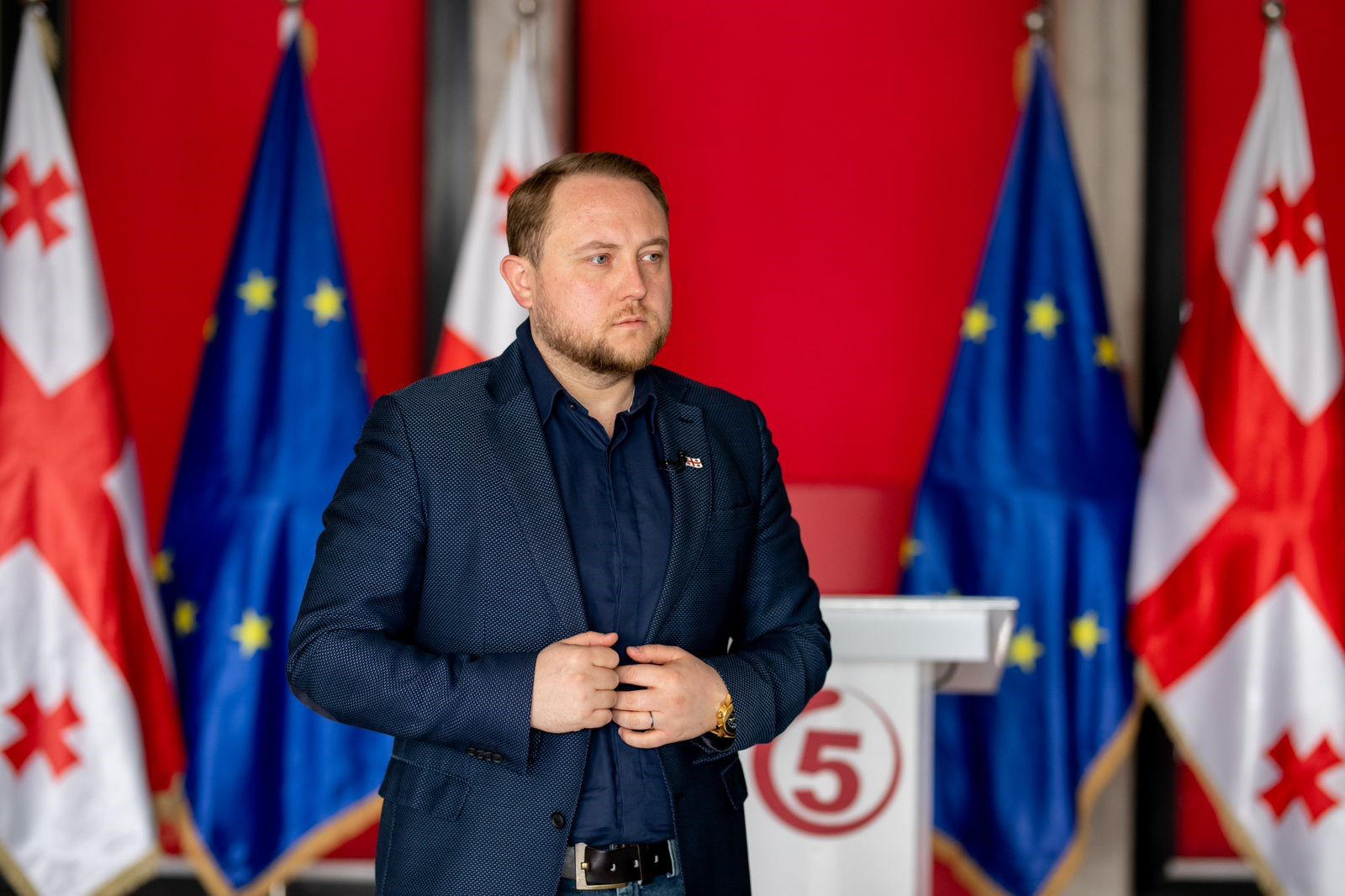 ვასო ურუშაძე - თბილისის მერი კორუფციულ გარიგებებში პირადად არის ჩართული - გვაქვს გაფლანგული საბიუჯეტო სახსრები და გამდიდრებული კერძო კომპანიები, რომლებიც თბილისის მერის გარემოცვასთან არიან დაკავშირებული