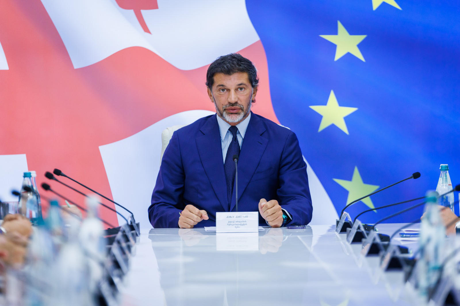 დიღმის მასივში, მაიაკოვსკის ძეგლის მიმდებარედ არსებული სკვერი, კუნძულ ტექსელის სკვერი და სიკო დოლიძის სახელობის სკვერი რეაბილიტირდა