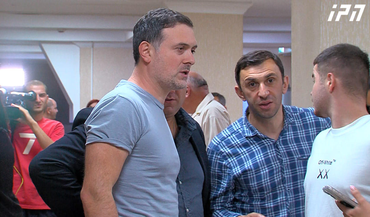 ირაკლი ეძგვერაძე სასამართლო დარბაზიდან გაათავისუფლეს