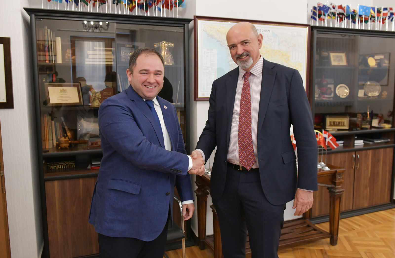 ნიკოლოზ სამხარაძე საქართველოში ავსტრალიის ელჩს შეხვდა