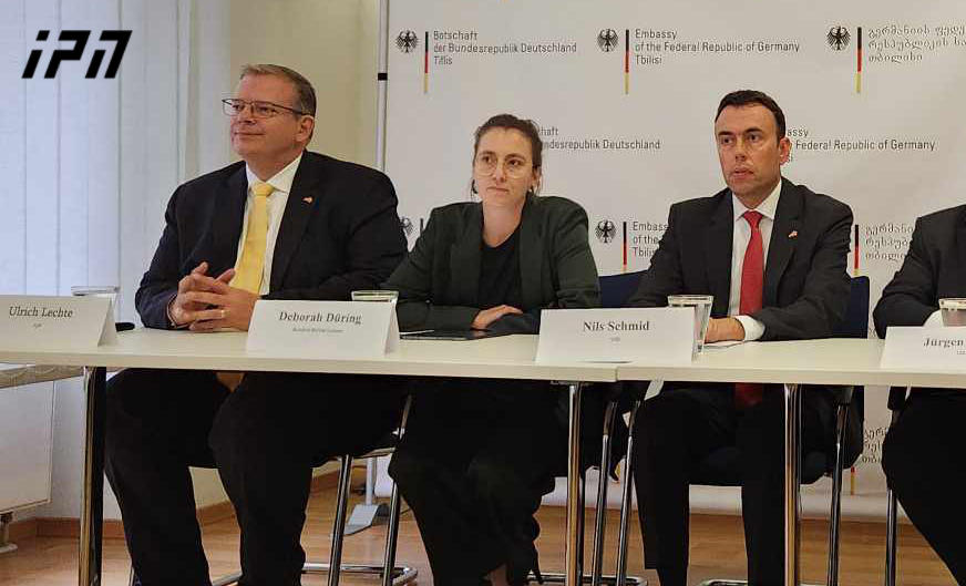 ნილს შმიდი - 9 ნაბიჯთან ერთად, რომელიც უნდა შესრულდეს გაწევრიანების შესახებ მოლაპარაკებების გასახსნელად, ახლა არის მე-10 ნაბიჯიც, რომელიც გულისხმობს „უცხოური აგენტების“ შესახებ კანონის გაწვევას