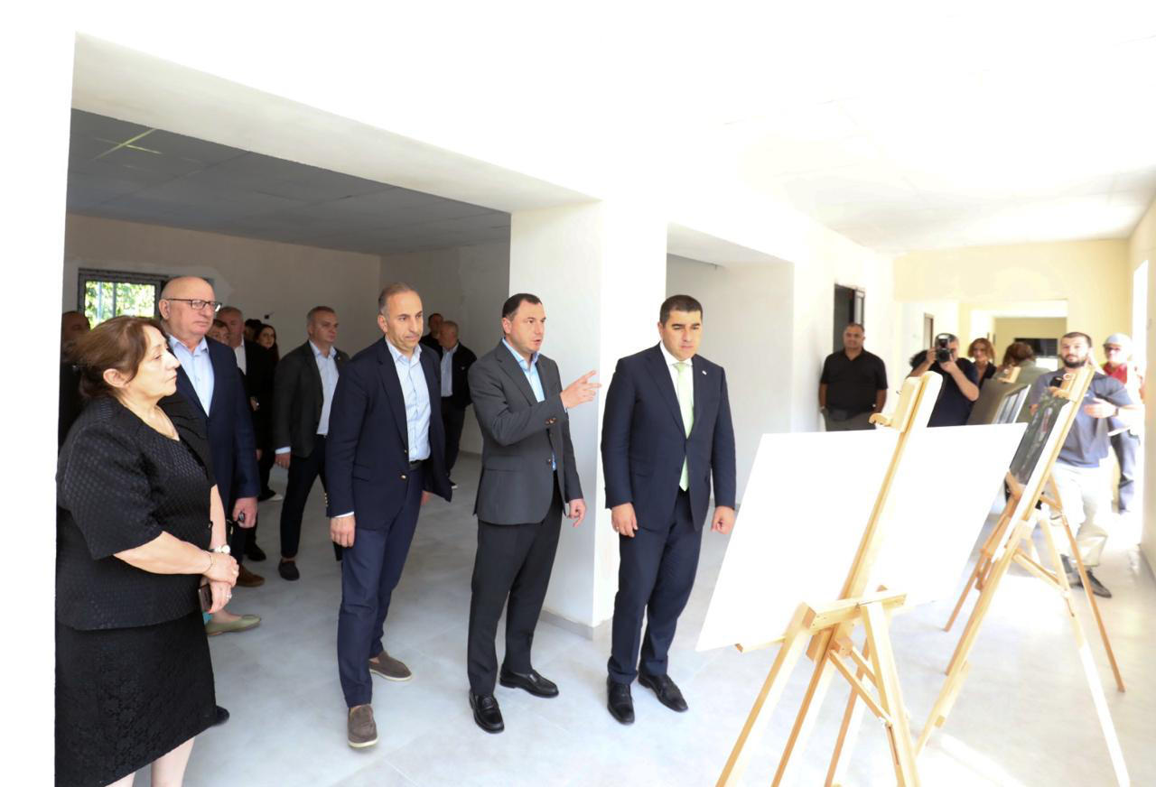 გიორგი ამილახვარმა და შალვა პაპუაშვილმა ახალციხისა და ადიგენის მუნიციპალიტეტებში ახლად რეაბილიტირებული სკოლები დაათვალიერეს