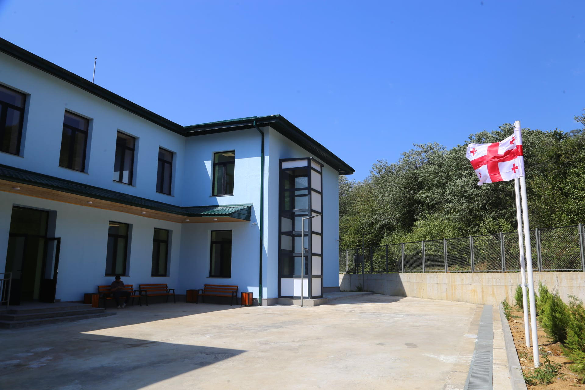 ირაკლი ქარსელაძე - ტყიბულის მუნიციპალიტეტის სოფელ ხრესილის საჯარო სკოლის რეაბილიტაცია დასრულდა