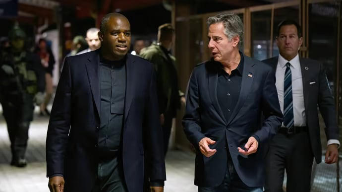 ენტონი ბლინკენი და დევიდ ლემი უკრაინაში ჩავიდნენ