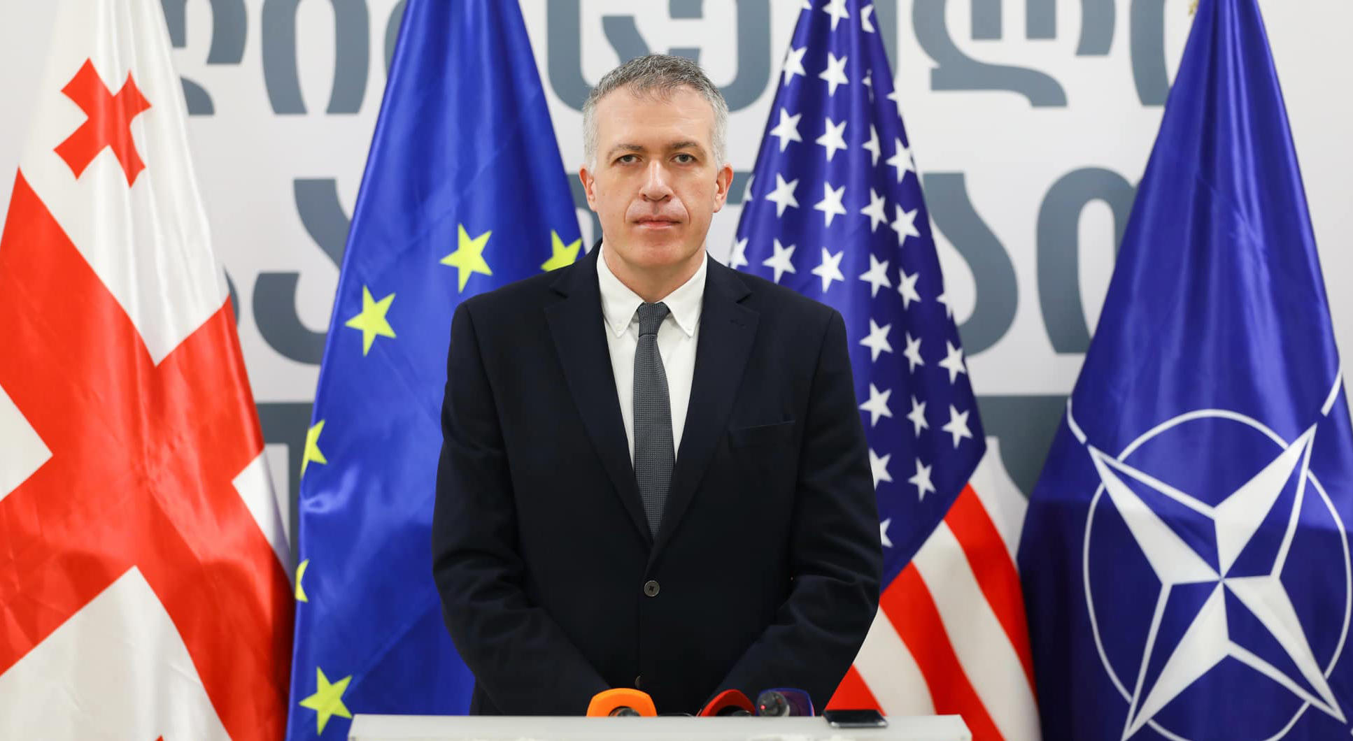 სერგო ჩიხლაძე - „ოცნება“ ამ არჩევნებს აგებს, ამაზე მეტყველებს სიაში ბიძინა ივანიშვილის პირველ ნომრად ყოფნა - „ქართული ოცნება“ უკეთესს შემთხვევაში ალბათ, 40-მდე დეპუტატს გაიყვანს