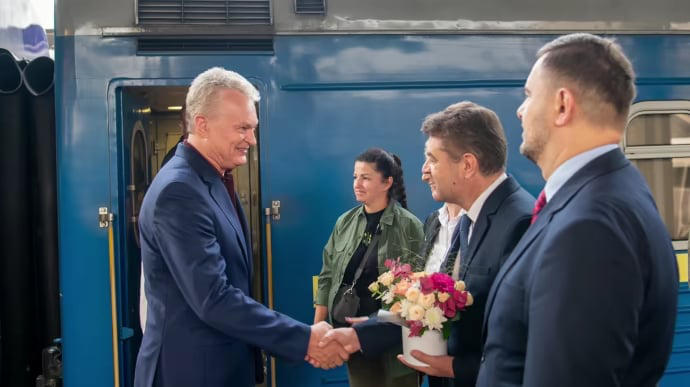 ლიეტუვის პრეზიდენტი და ლატვიის პრემიერი უკრაინაში ჩავიდნენ