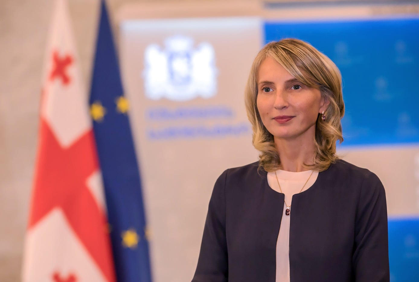 იუსტიციის მინისტრის მოადგილე ლაშა ტალახაძესა და გენო პეტრიაშვილზე - ეს მაგარი ვიცით - ჯერ გაღმერთება, მერე ჩაქოლვა, მერე ისევ გაღმერთება, ისევ ჩაქოლვა - ვერ ჩაიქოლებიან ეს ადამიანები, ძალიან ბევრი აქვთ გავლილი