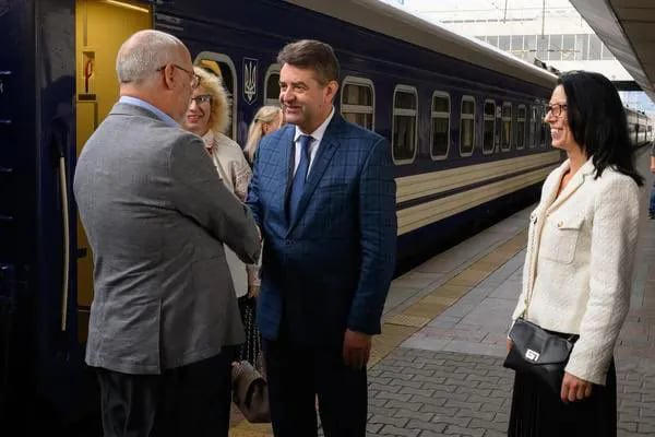 ესტონეთის პრეზიდენტი კიევში ჩავიდა
