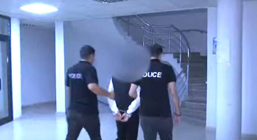 პოლიციამ ქვემო ქართლში თანხის გამოძალვაში დახმარების ფაქტზე სამი პირი დააკავა