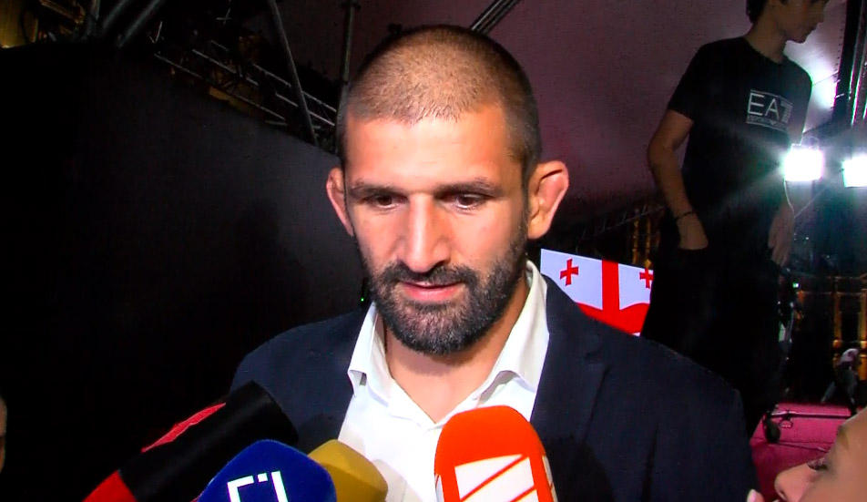 გენო პეტრიაშვილი - არ არის სასიამოვნო ის ნეგატიური სმს-ები, რასაც ჩვენი ოჯახის წევრები იღებენ - არსებობენ გარკვეული ჯგუფები, ვინც ამას აკეთებს, მაგრამ ჩვენ ვპატიობთ, გულთან ახლოს არ მიგვაქვს და არ ვაქცევთ ყურადღებას