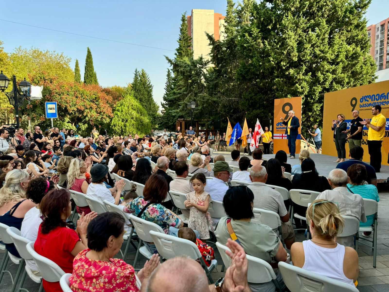 მამუკა ხაზარაძე - რუსული გავლენისგან საქართველოს დაცვა - ვიღაცას უნდა, რომ ეს ჩვენი ნარატივი გადაიყვანოს, თითქოს ვიღაცას ომი და დაპირისპირება უნდა, მგონი, ვინც აანალიზებს, კარგად ესმის ის საფრთხე, რისკენაც „ქართული ოცნება“ მიგვაქანებს