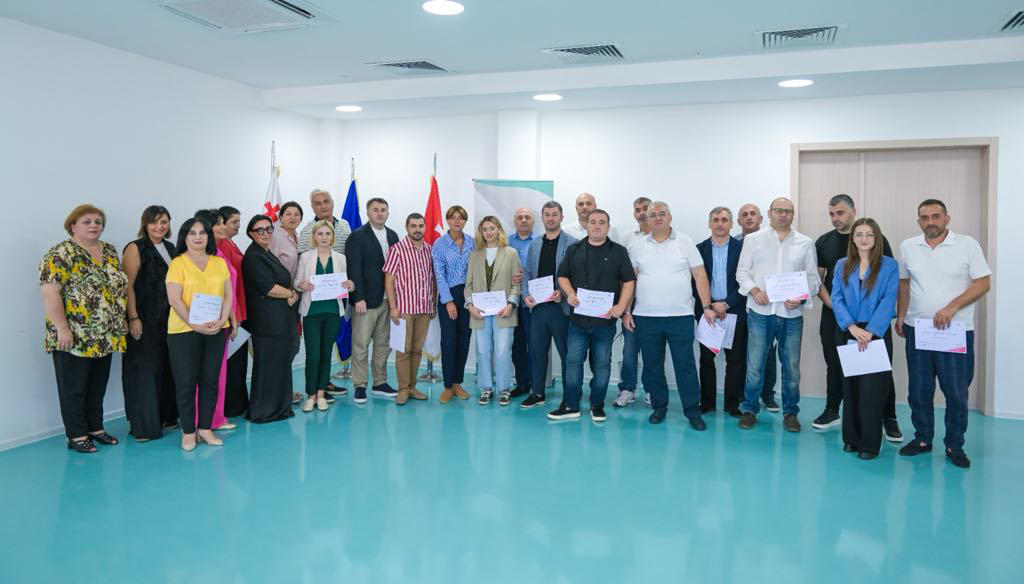 ნინო ლაცაბიძე - რუსთავში ინფრასტრუქტურულ და სხვა პროექტებთან ერთად, ვაგრძელებთ ჩვენი გუნდის წევრების, მუნიციპალიტეტში დასაქმებული ადამიანების კვალიფიკაციის ამაღლებას