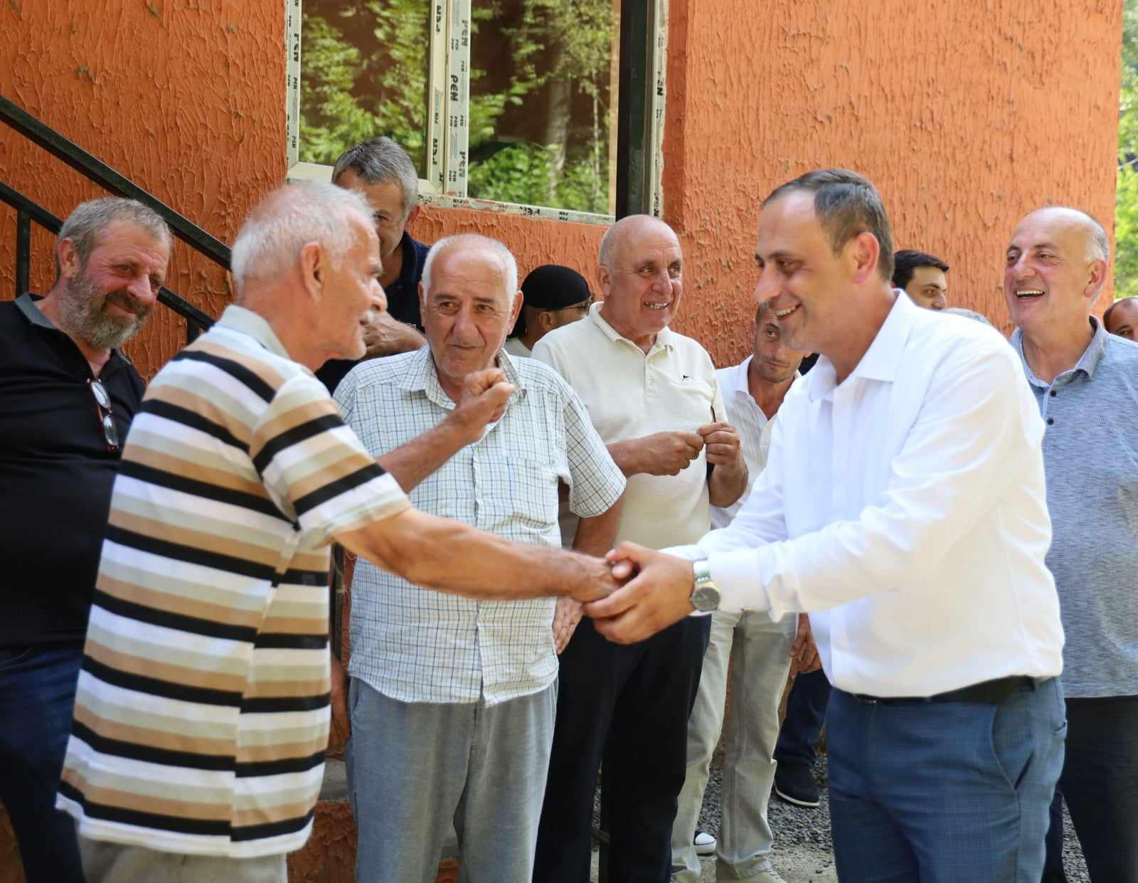 „ქართული ოცნებიდან" აჭარის უმაღლესი საბჭოს დელეგატი ქედაში, მამუკა თურმანიძე, მოსახლეობასთან შეხვედრებს აგრძელებს